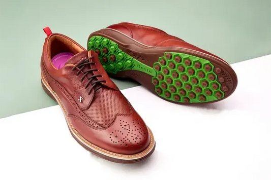 Spiked vs Spikeless Golf Shoes – Which is Right for You